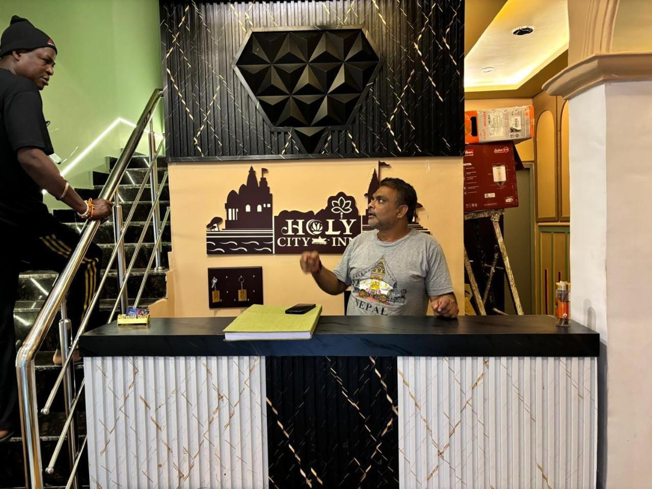 Holy City Inn Varanasi Exterior photo